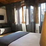 Hotell Giuturna Boutique 3*