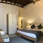 Giuturna Boutique