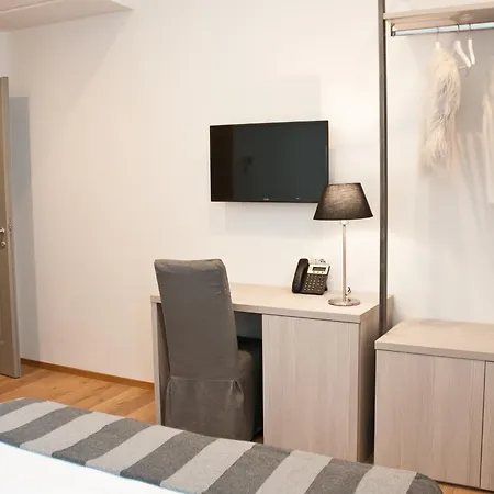 Giuturna Boutique 3*