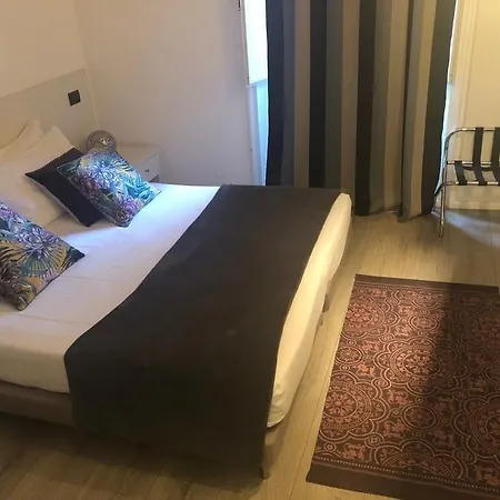 Giuturna Boutique Отель 3*
