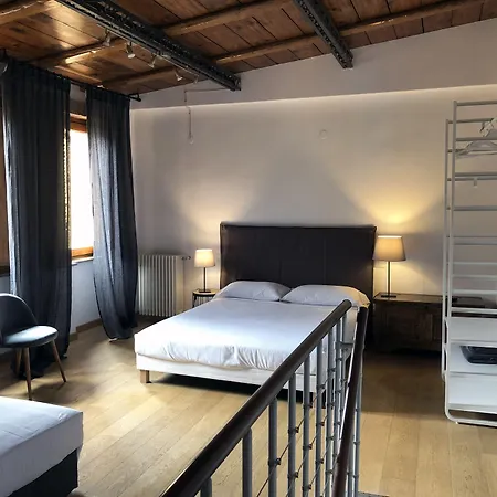 Giuturna Boutique