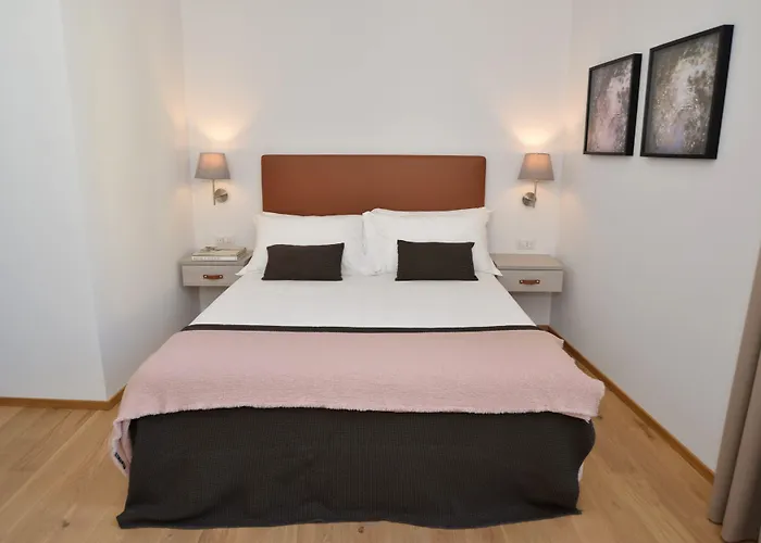 Giuturna Boutique 3*