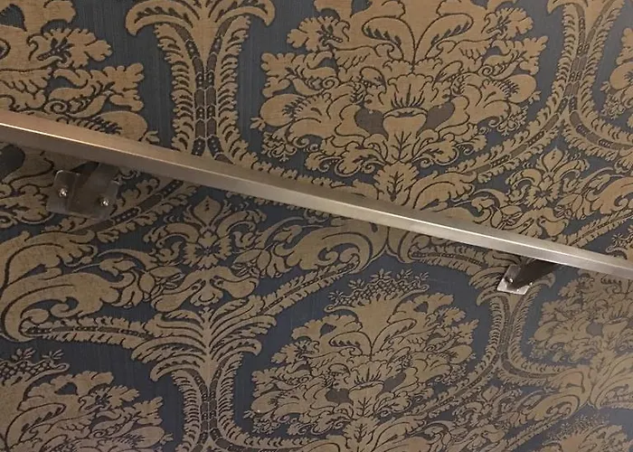 Giuturna Boutique 3*