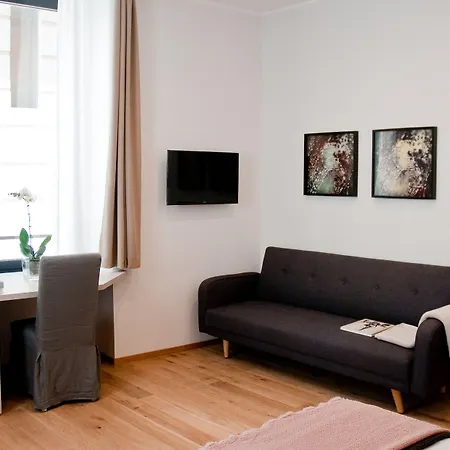 Giuturna Boutique