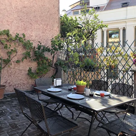 Giuturna Boutique 3*